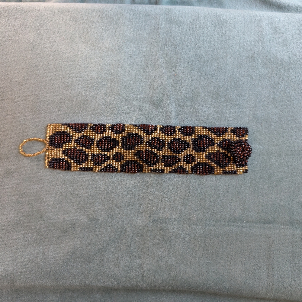 Unique Leopard Print Beaded Bracelet - image 1